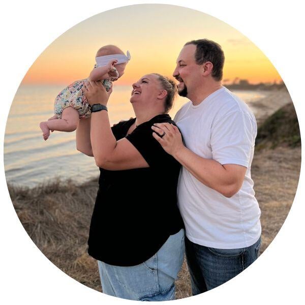 jennifer-alex-circle-photo